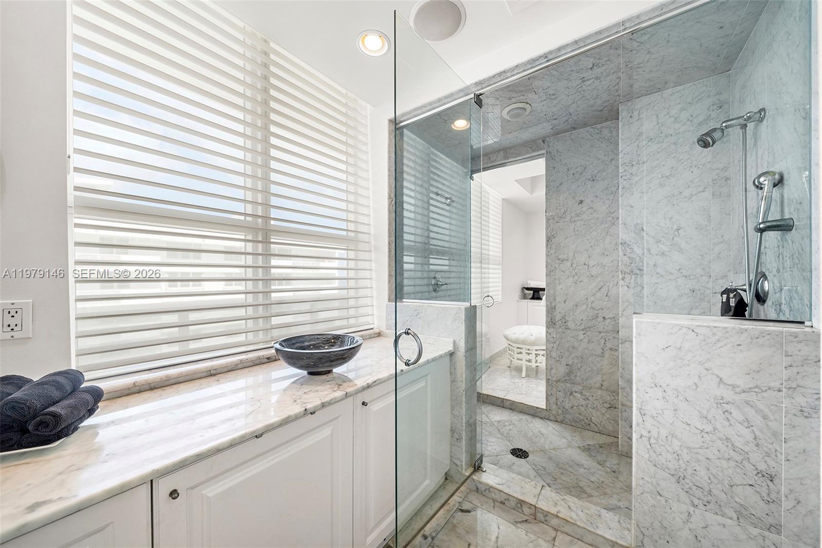 5801 Collins Ave # 1600