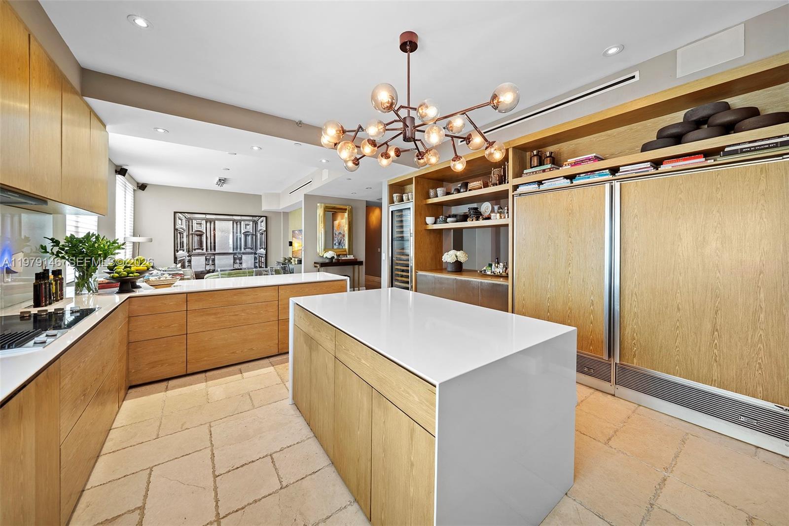 5801 Collins Ave # 1600