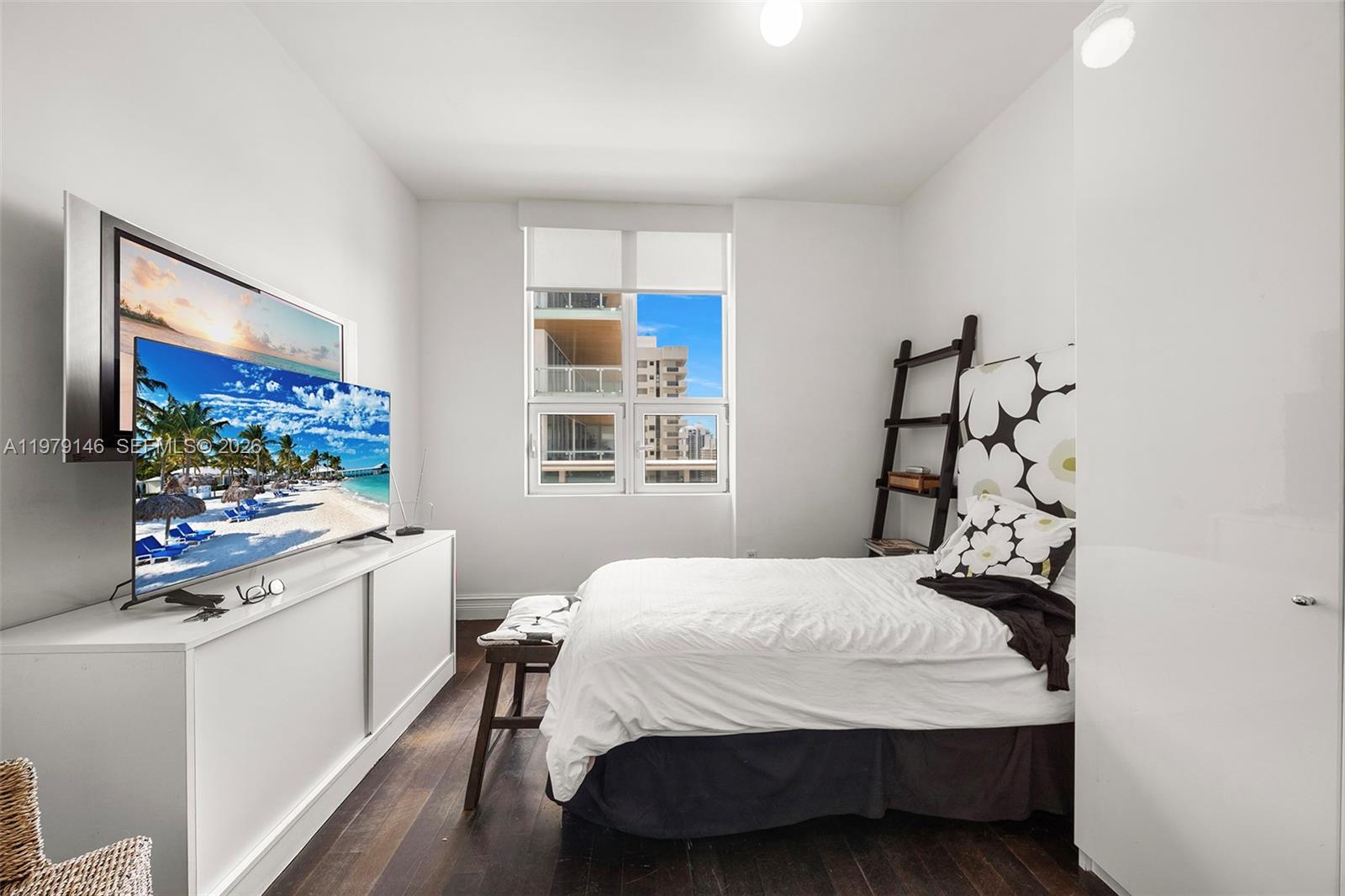 5801 Collins Ave # 1600