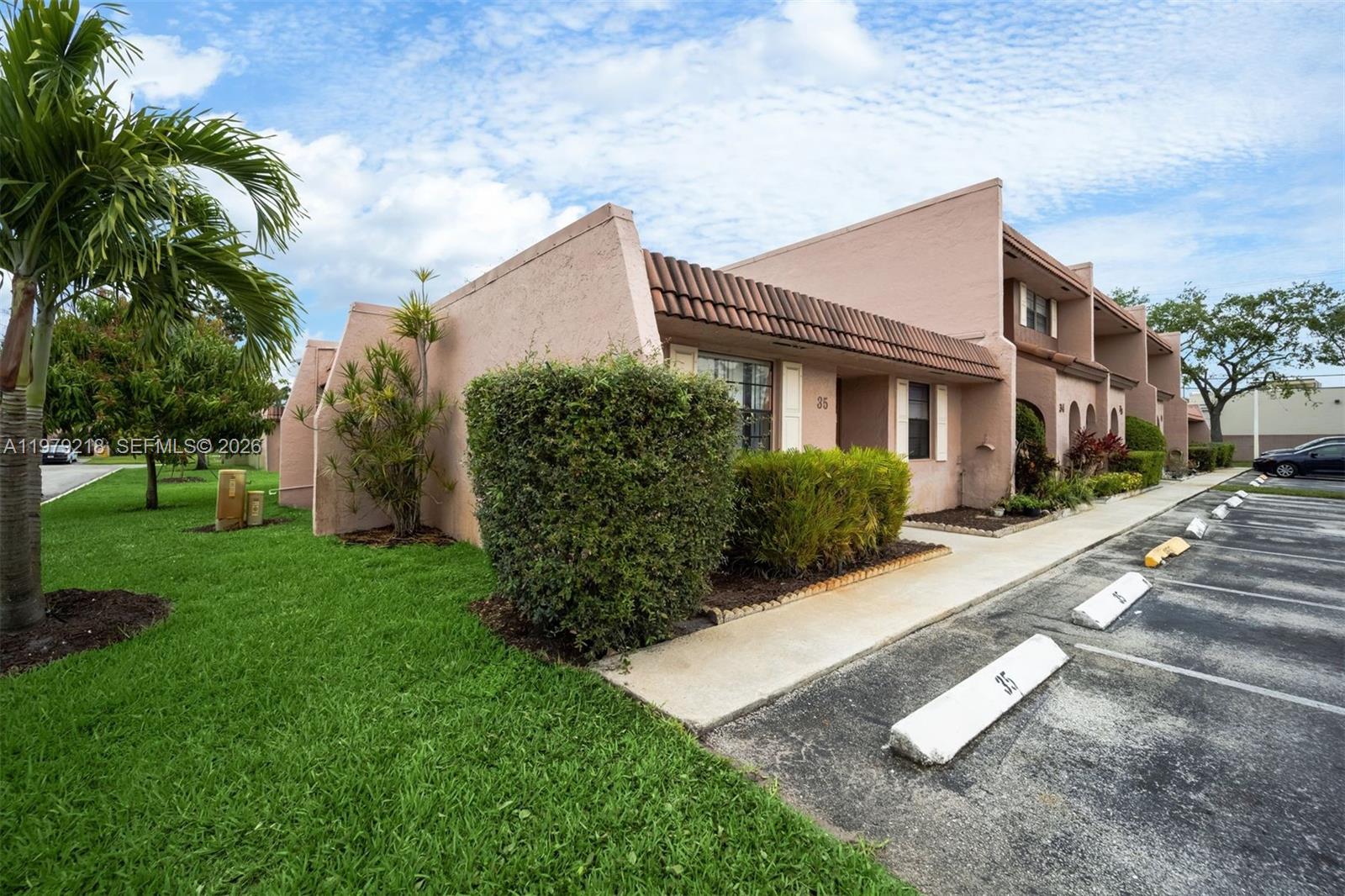 35 Cortez Way # 43 Unit: 1-43