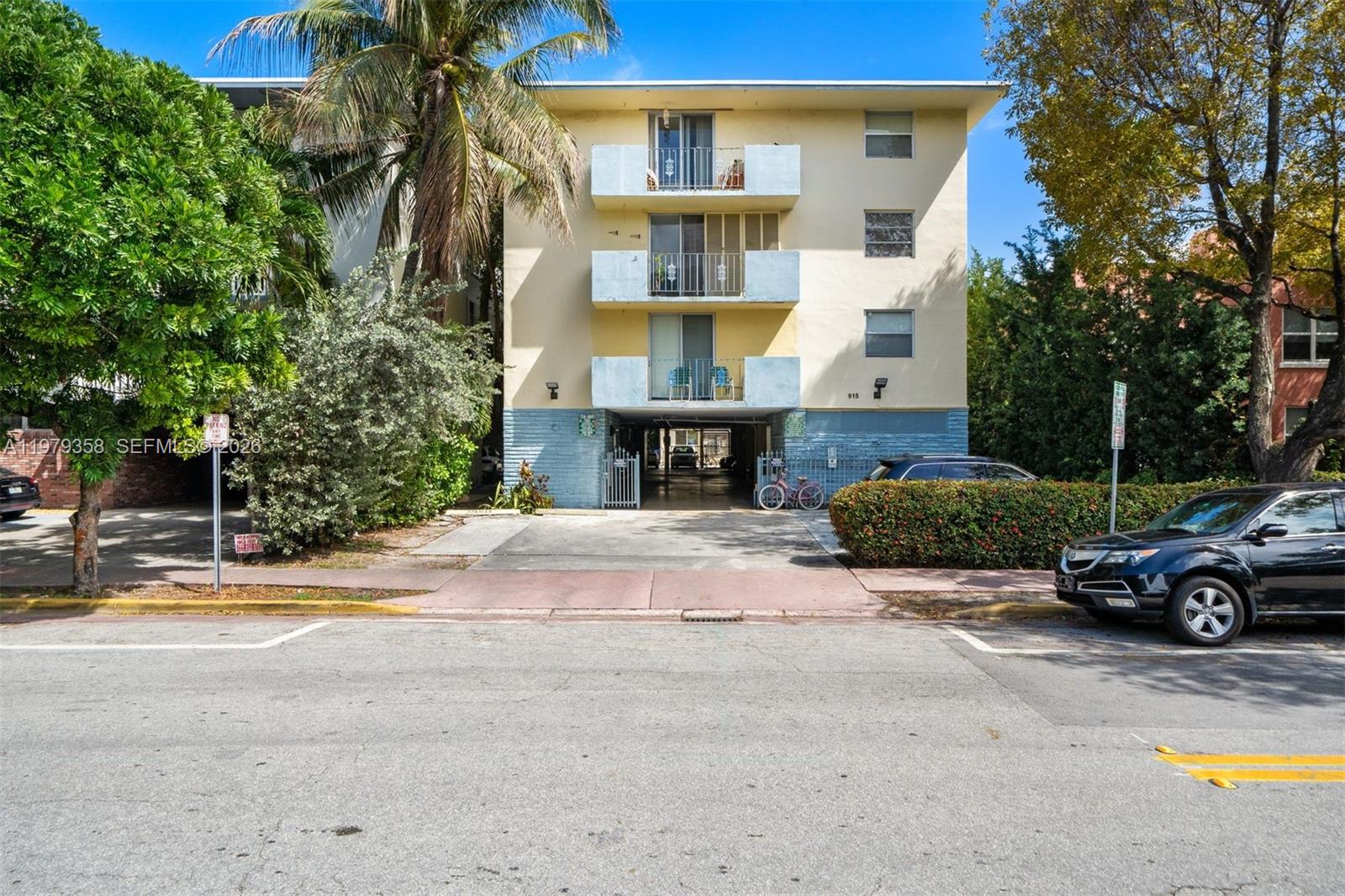 915 Jefferson Ave # 2C