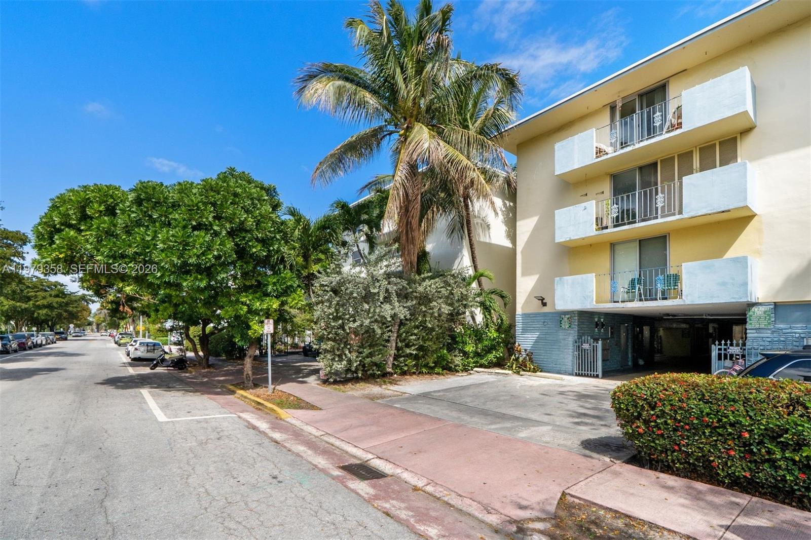 915 Jefferson Ave # 2C