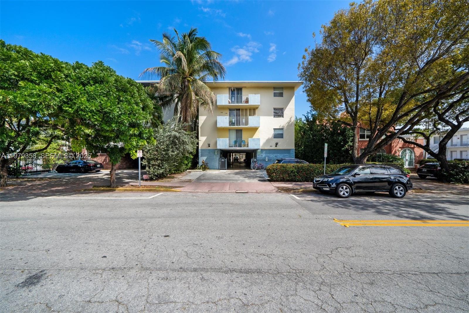 915 Jefferson Ave # 2C