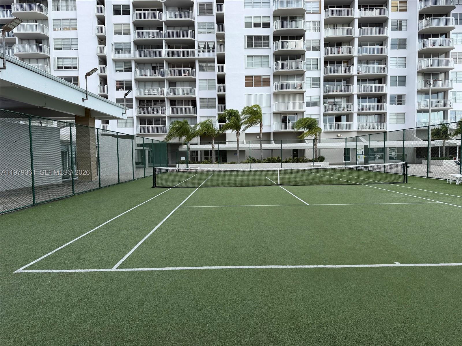 18031 Biscayne Blvd # 904