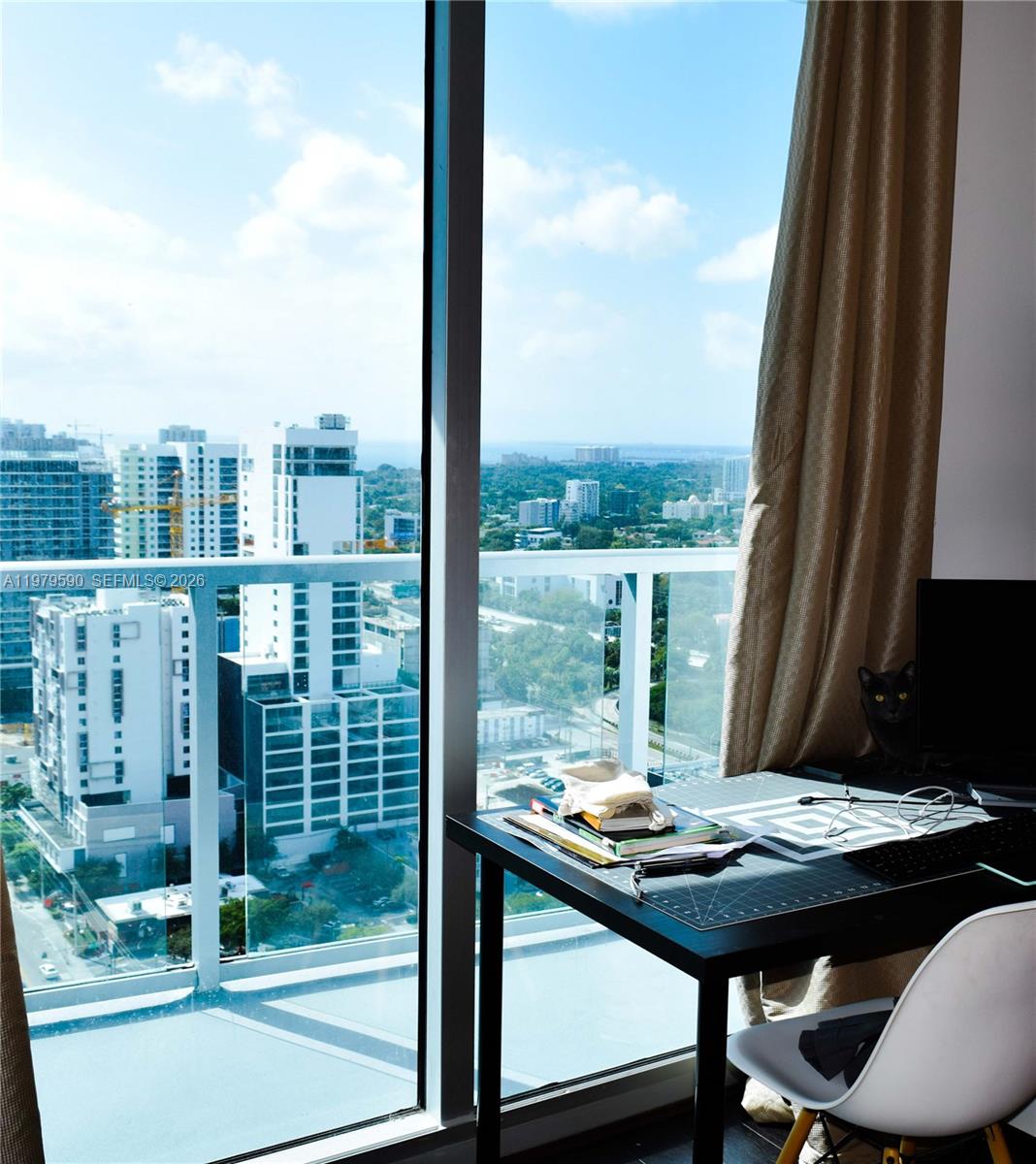 185 SW 7th St # 2814