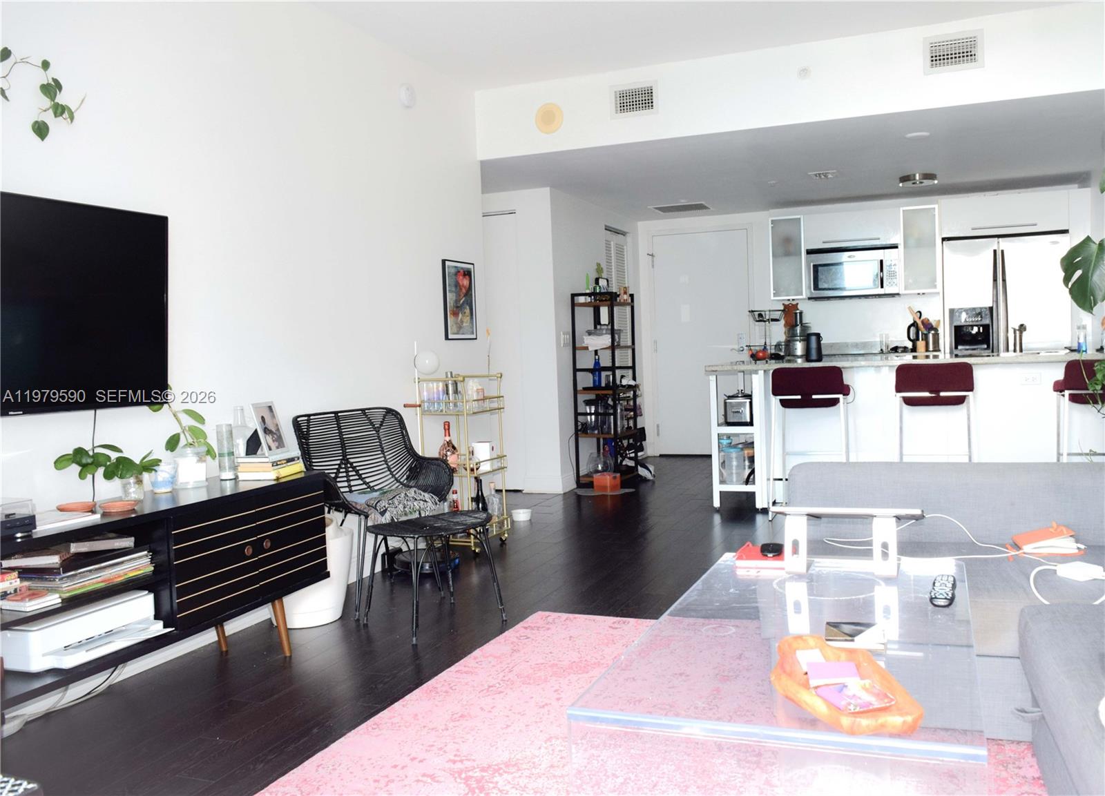 185 SW 7th St # 2814