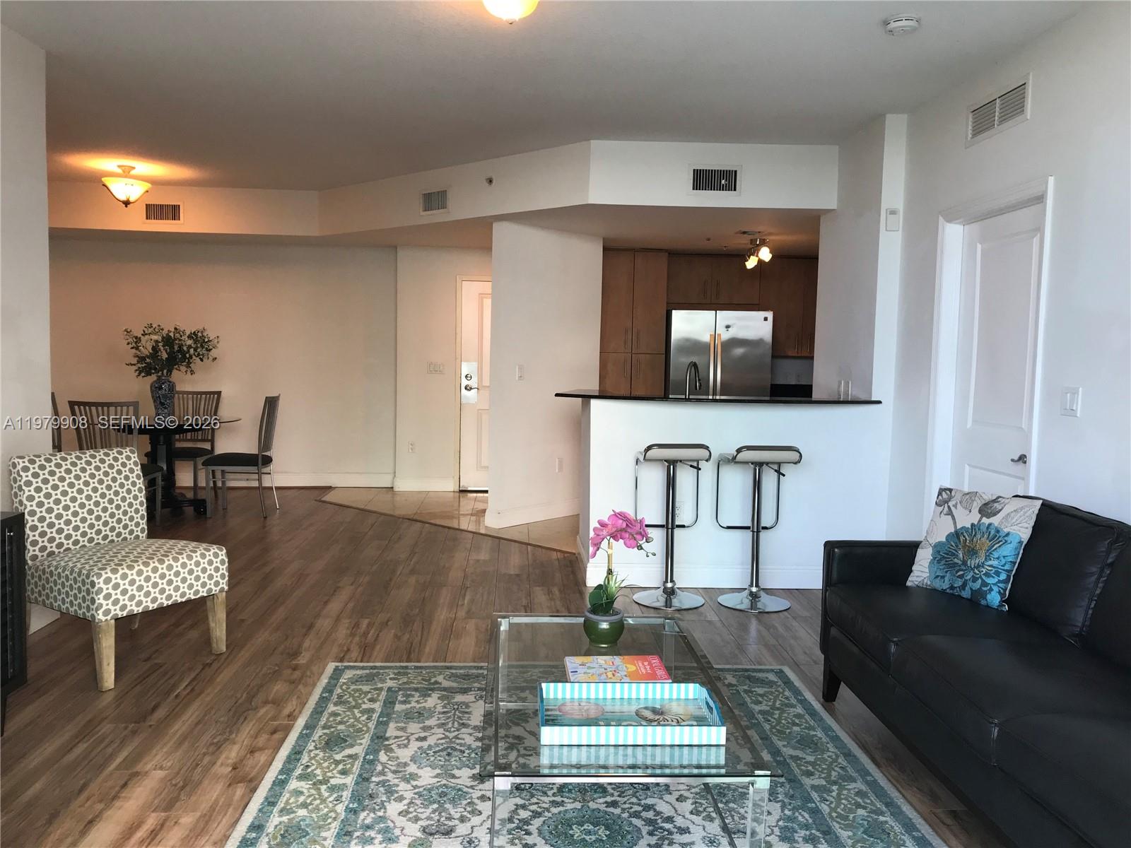 7900 Harbor Island Dr # 523