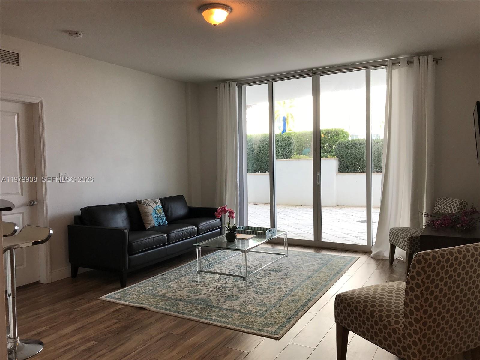 7900 Harbor Island Dr # 523