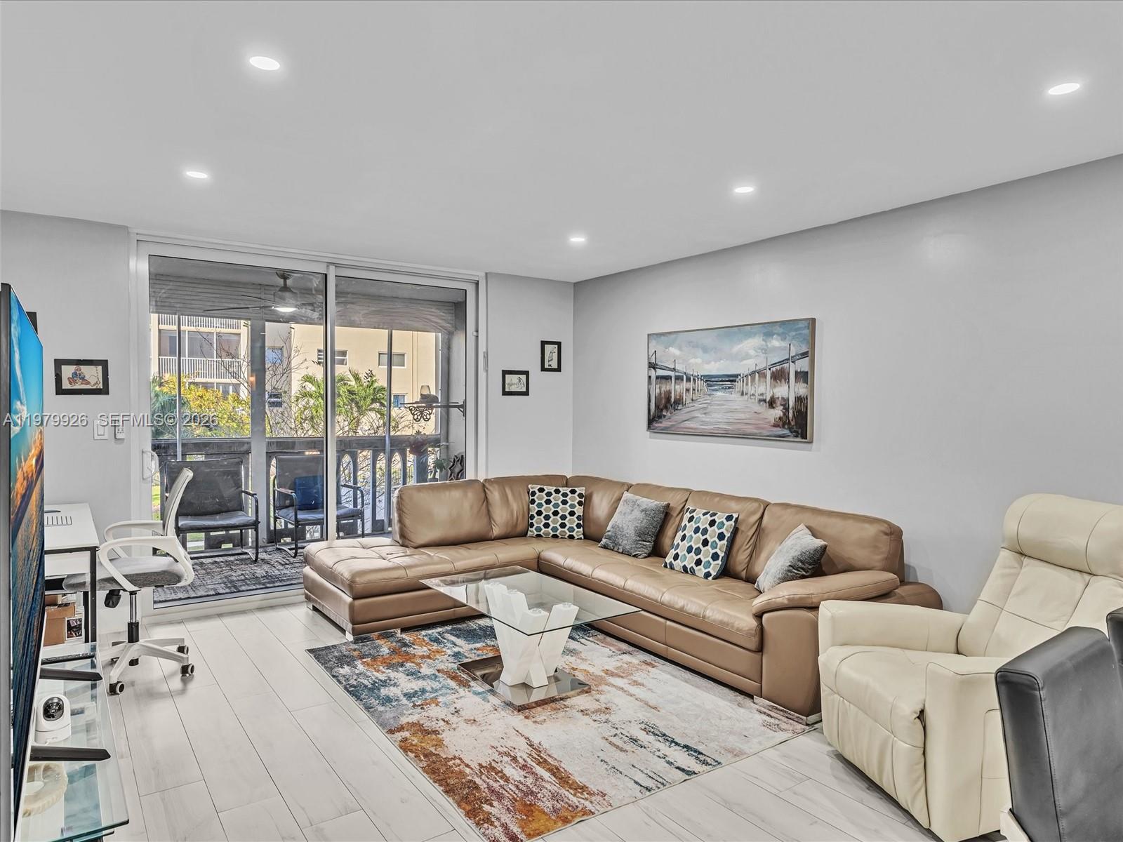 610 NE 12th Ave # 203