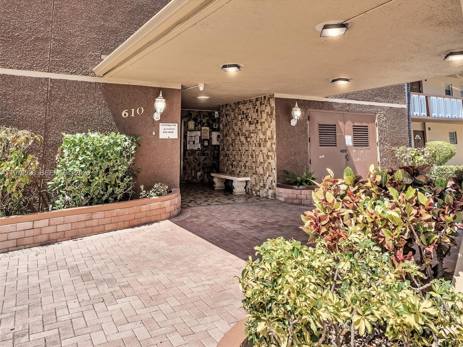610 NE 12th Ave # 203
