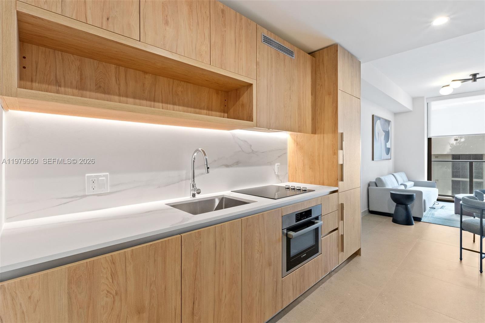 11 NE 6 ST # 910