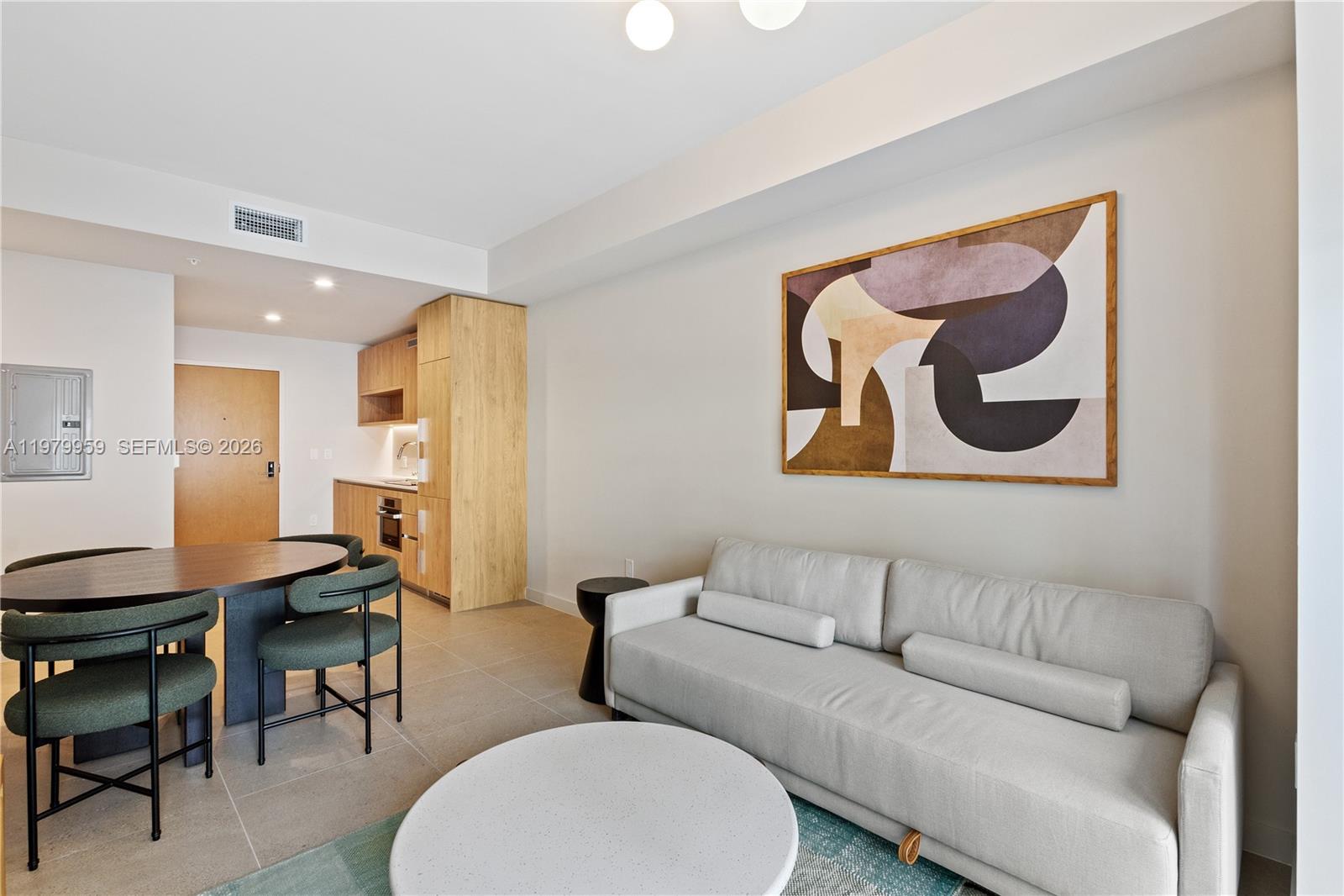 11 NE 6 ST # 910