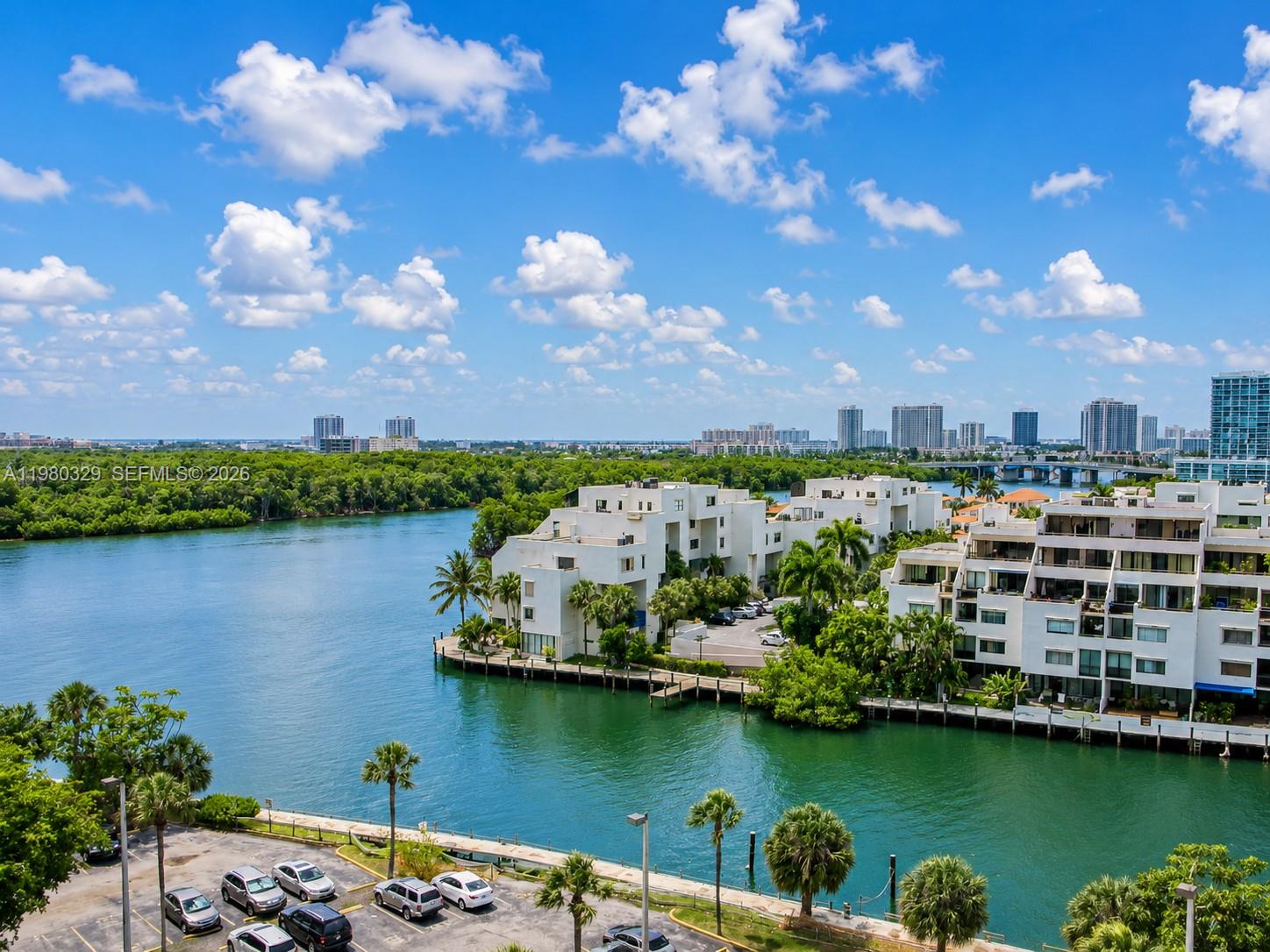 400 Kings Point Dr # 812