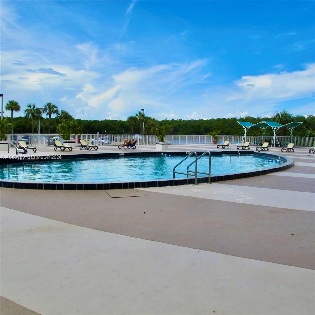 400 Kings Point Dr # 812