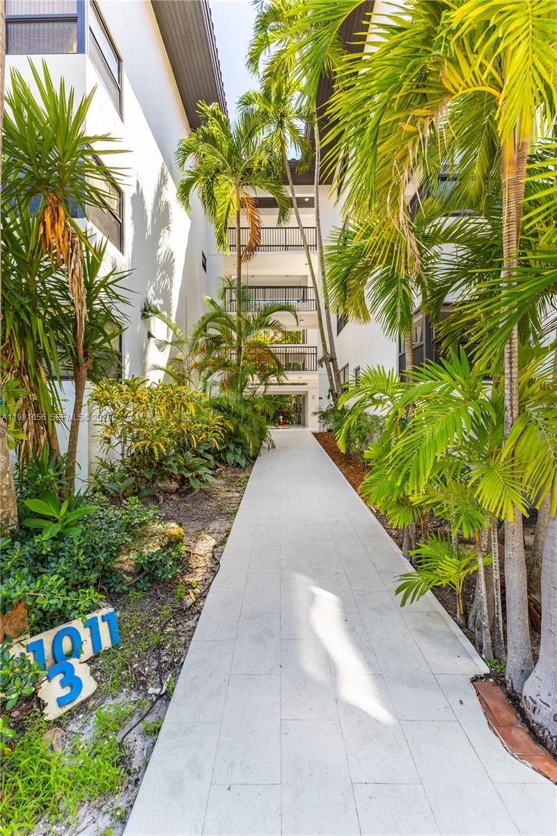 101 Ocean Lane Dr # 1013