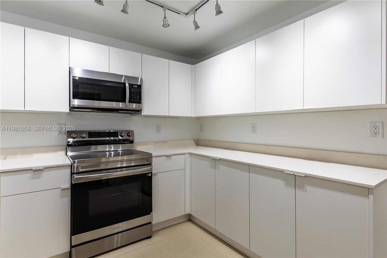 101 Ocean Lane Dr # 1013