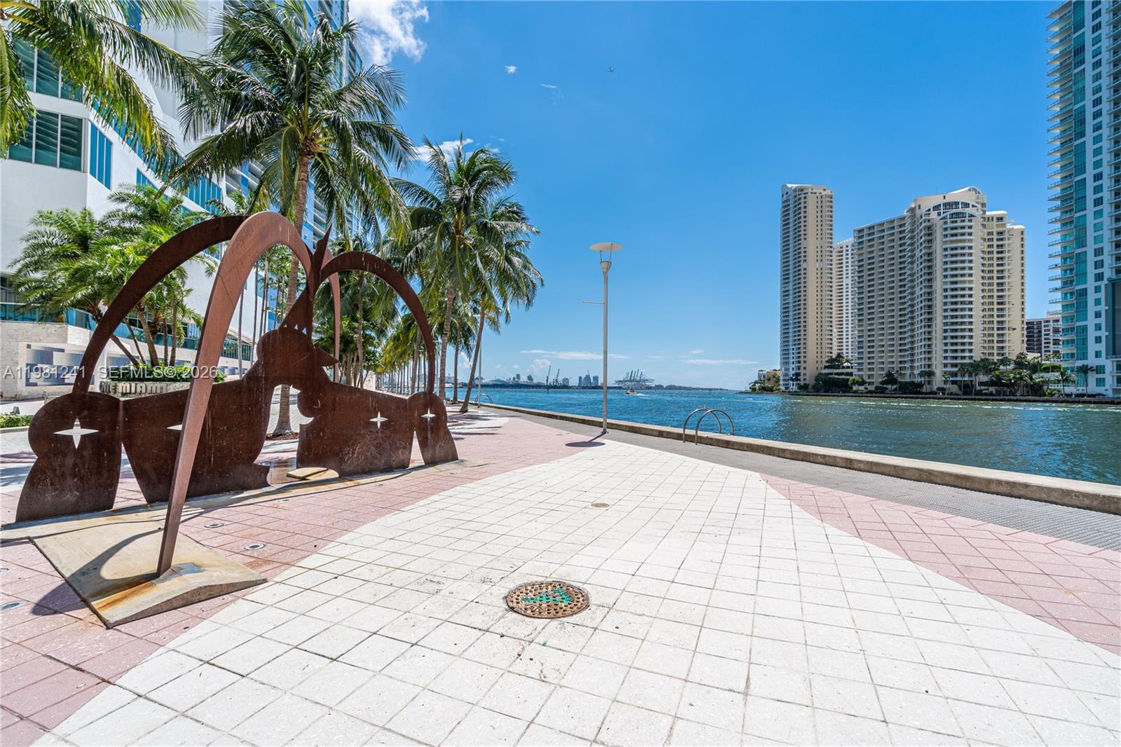 300 S BISCAYNE BL # 3309 Unit: T-3309