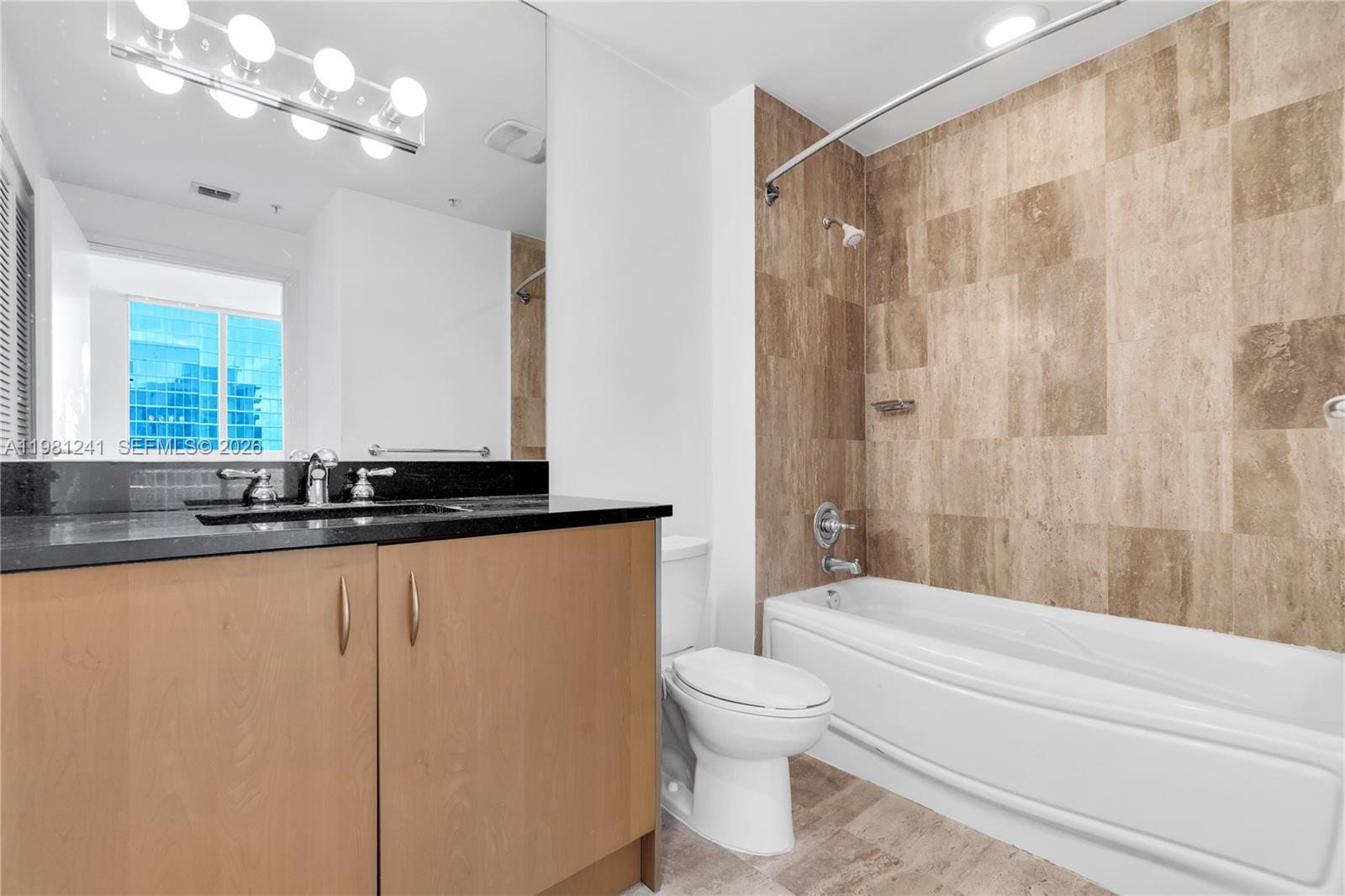 300 S BISCAYNE BL # 3309 Unit: T-3309