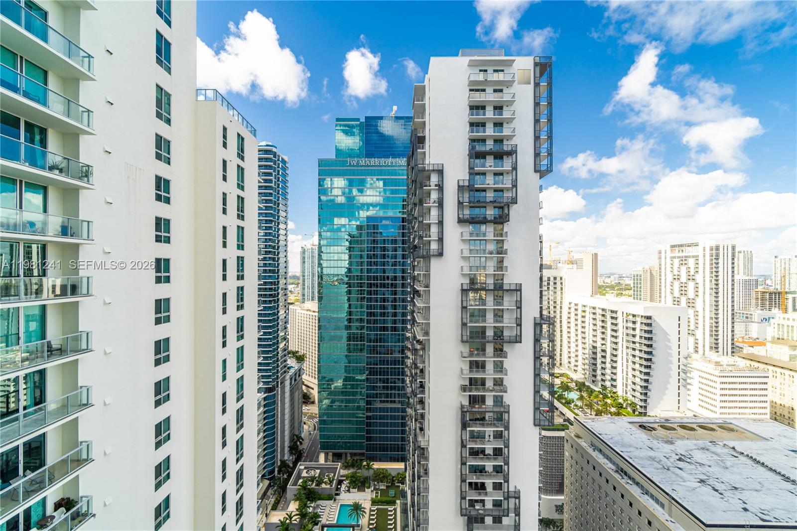 300 S BISCAYNE BL # 3309 Unit: T-3309