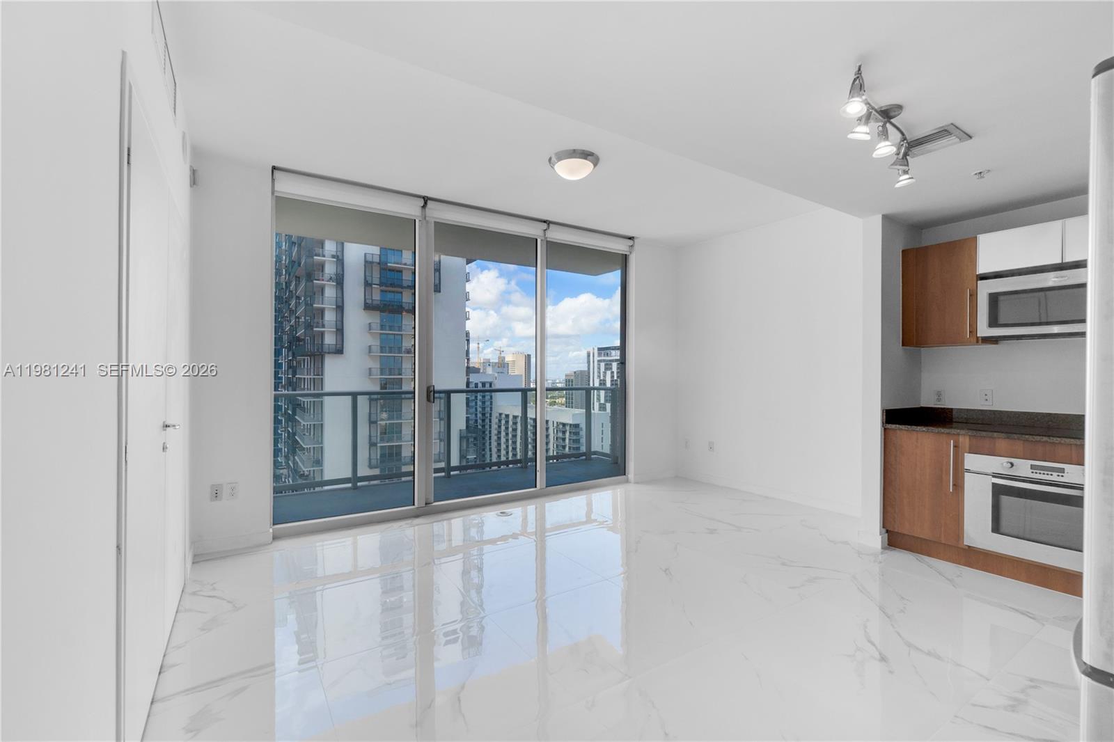 300 S BISCAYNE BL # 3309 Unit: T-3309