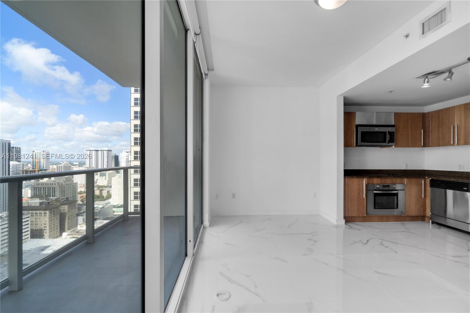 300 S BISCAYNE BL # 3309 Unit: T-3309