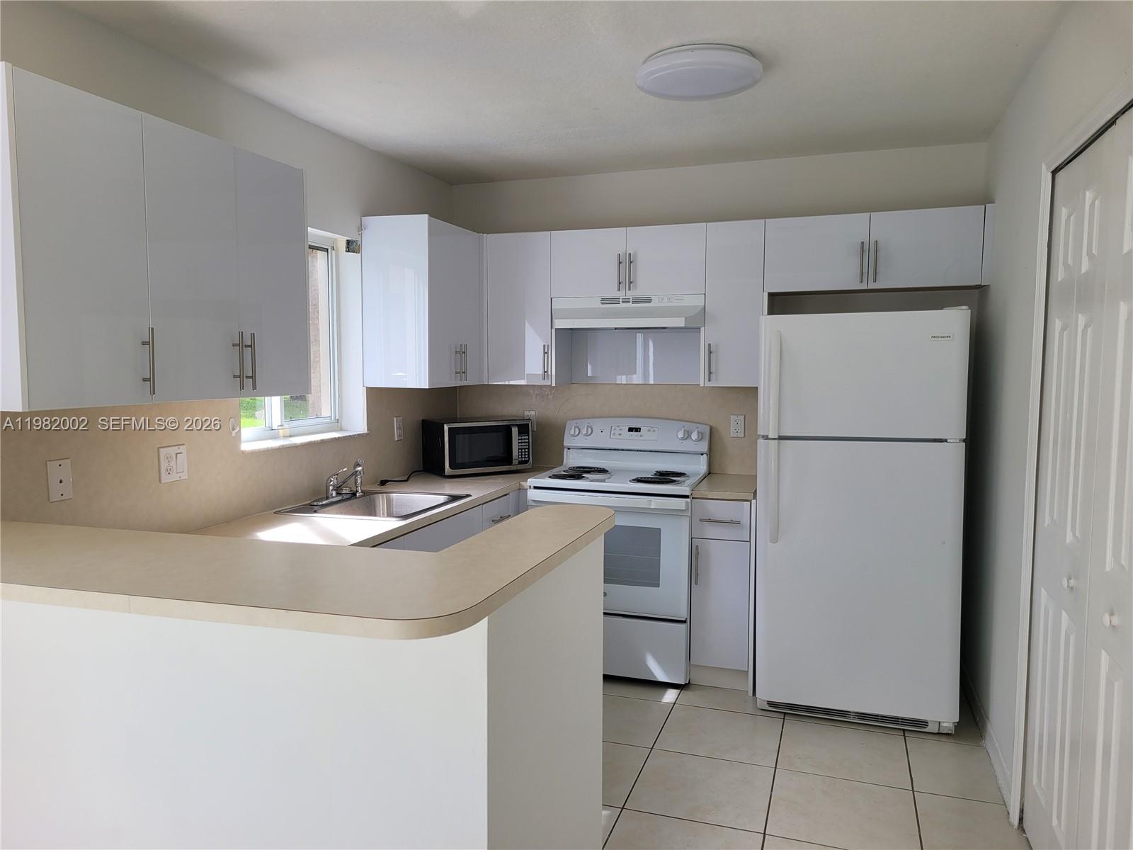 2921 SE 13th Ave # 48 Unit: 106-48