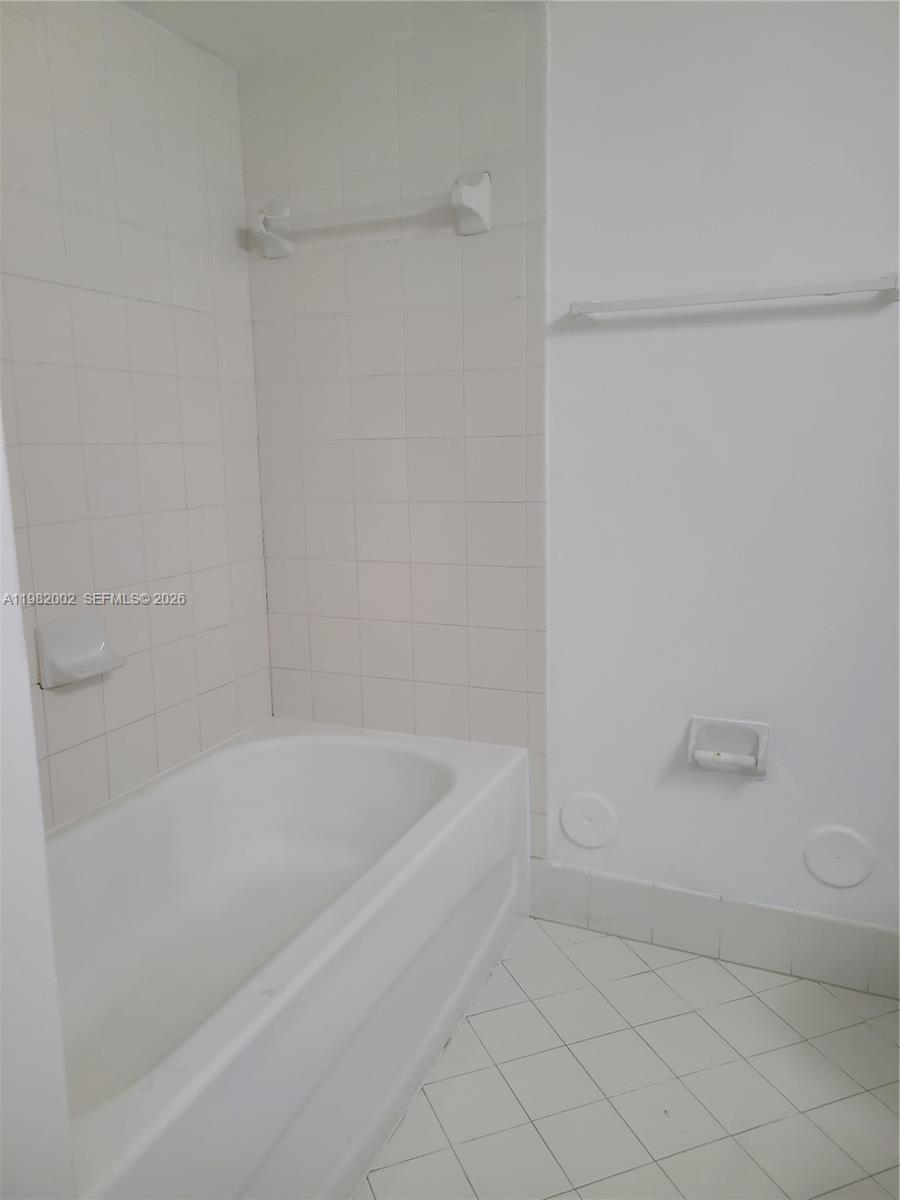 2921 SE 13th Ave # 48 Unit: 106-48