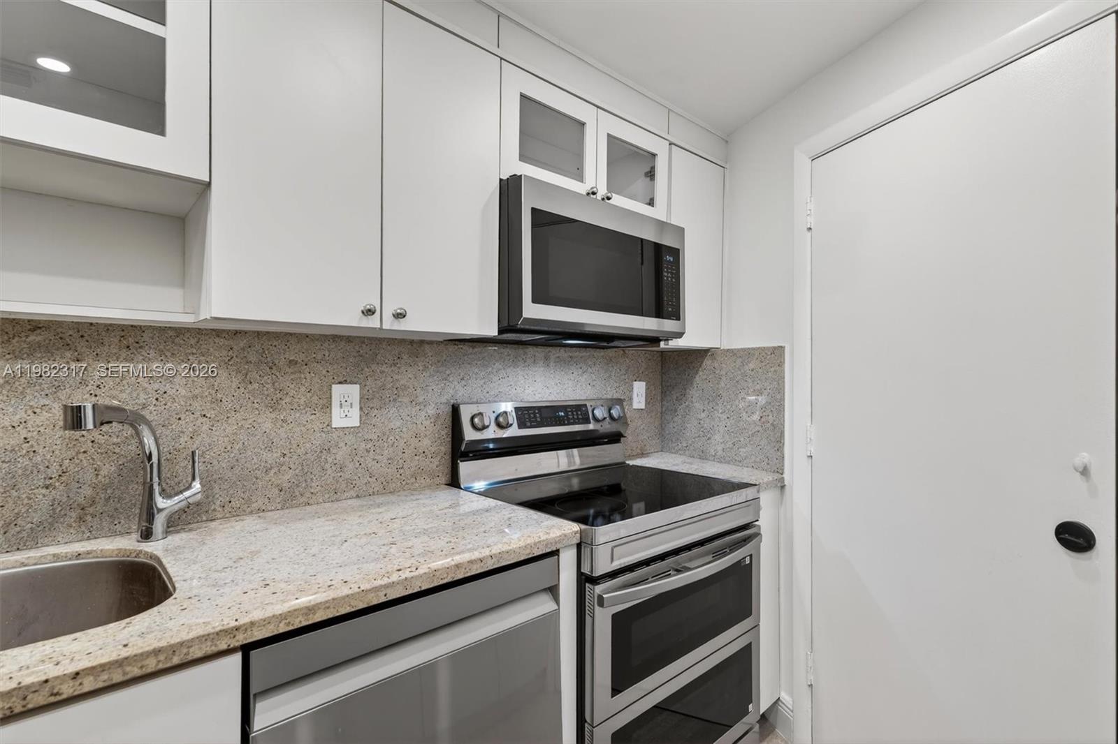2899 Collins Ave # 1223