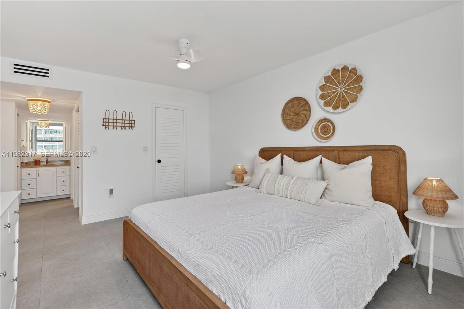 2899 Collins Ave # 1223
