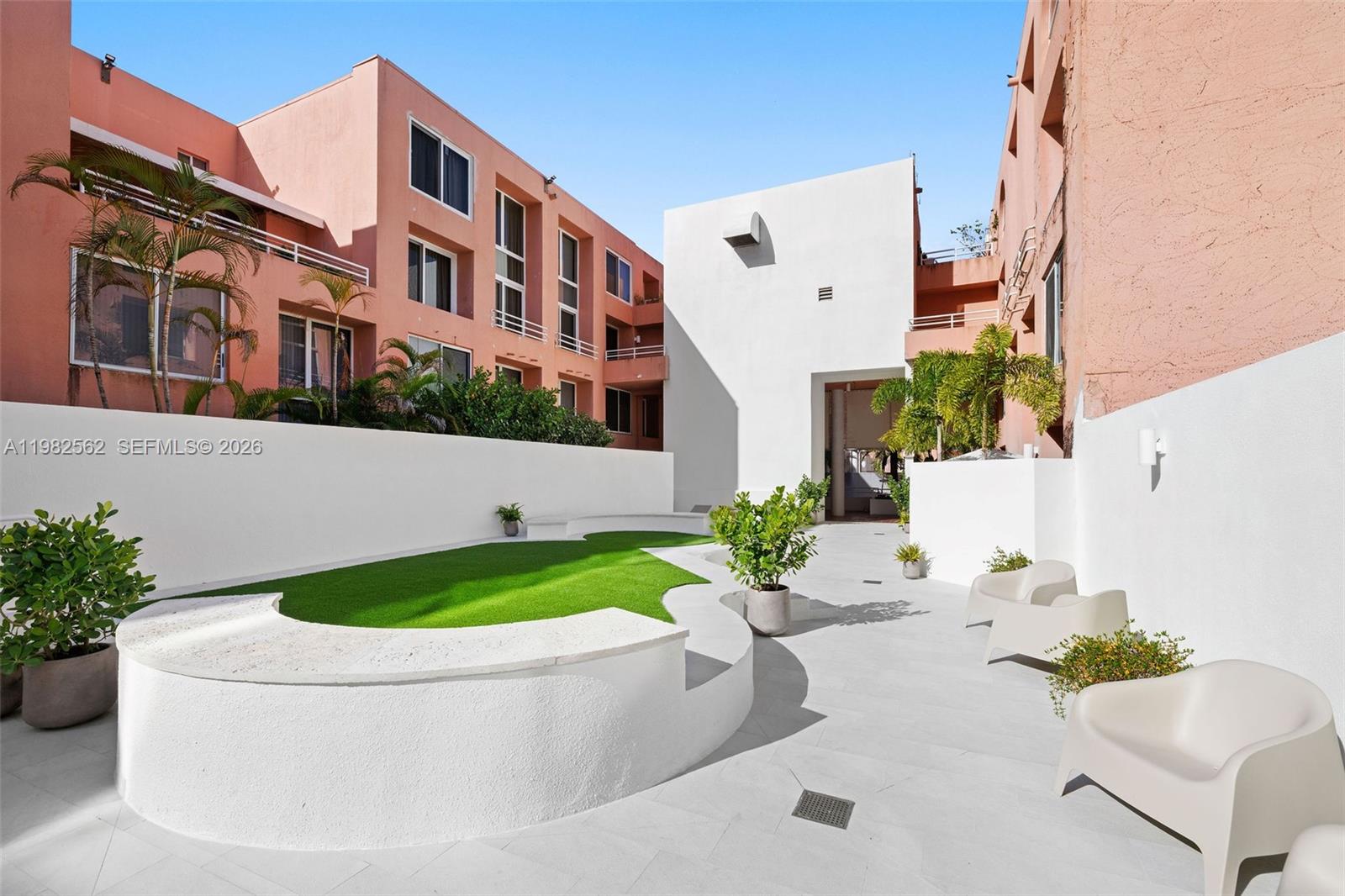 2801 Florida Ave # 220