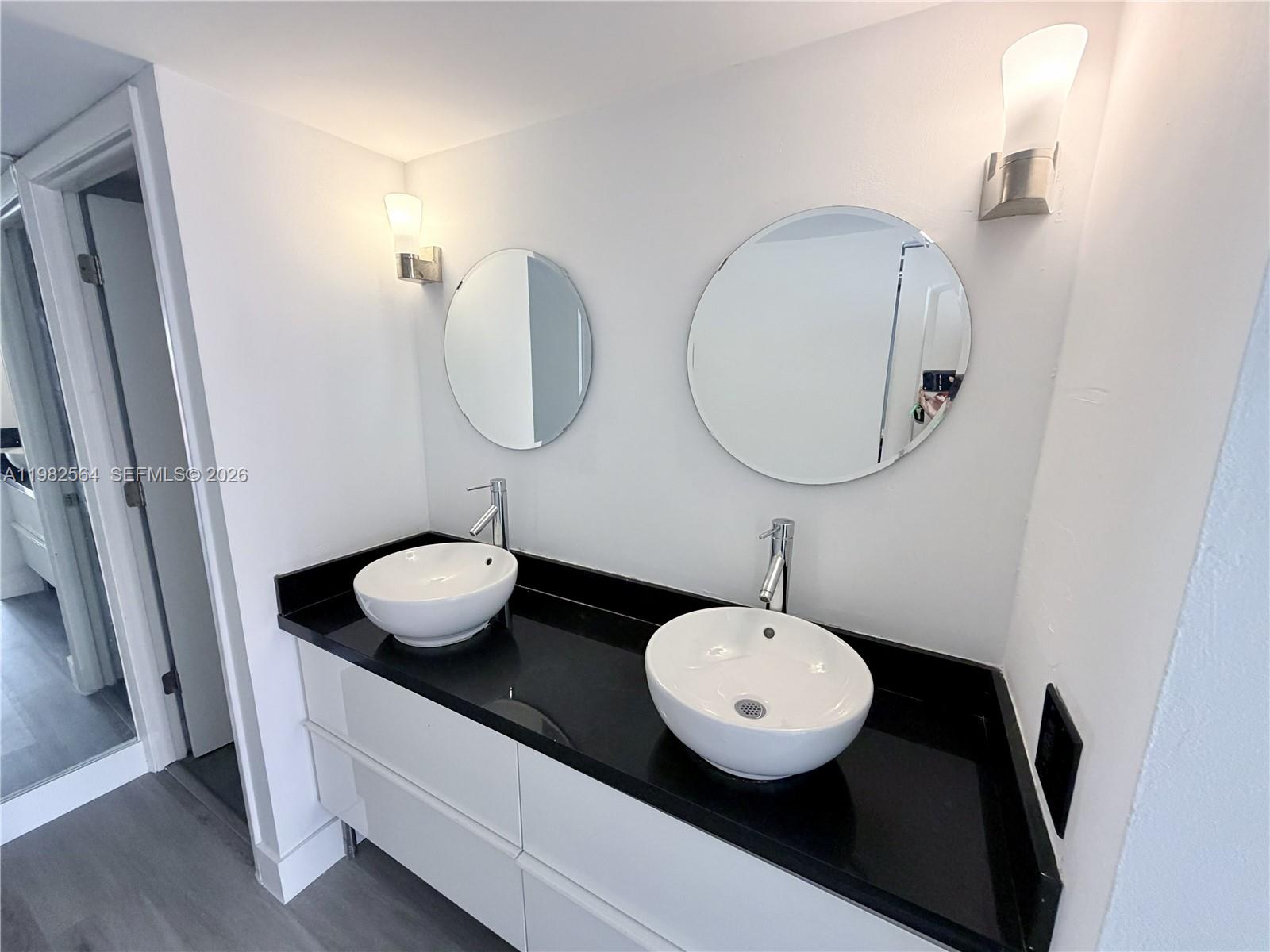 1450 Brickell Bay Dr # 1405