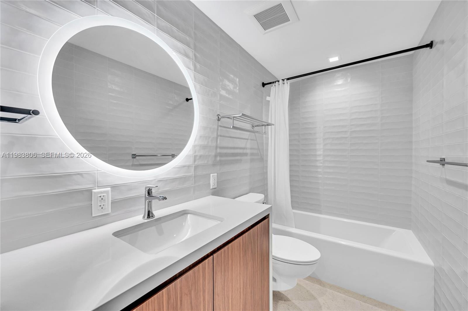 2211 NE 122nd St # 2211