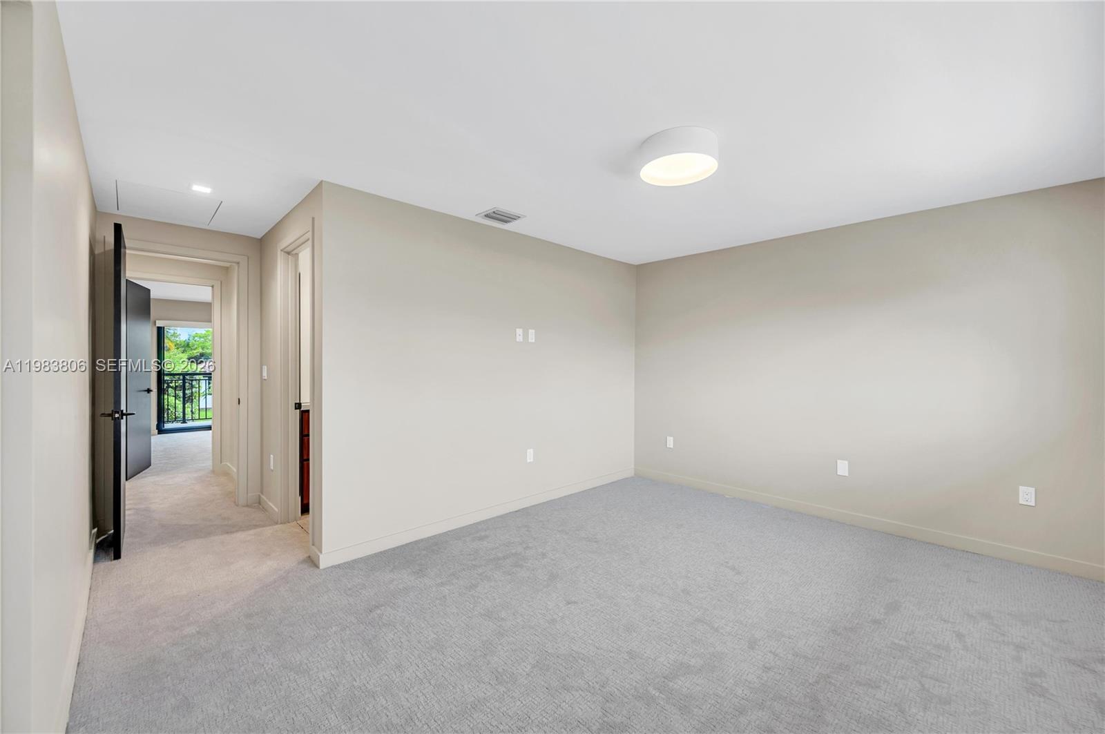 2211 NE 122nd St # 2211