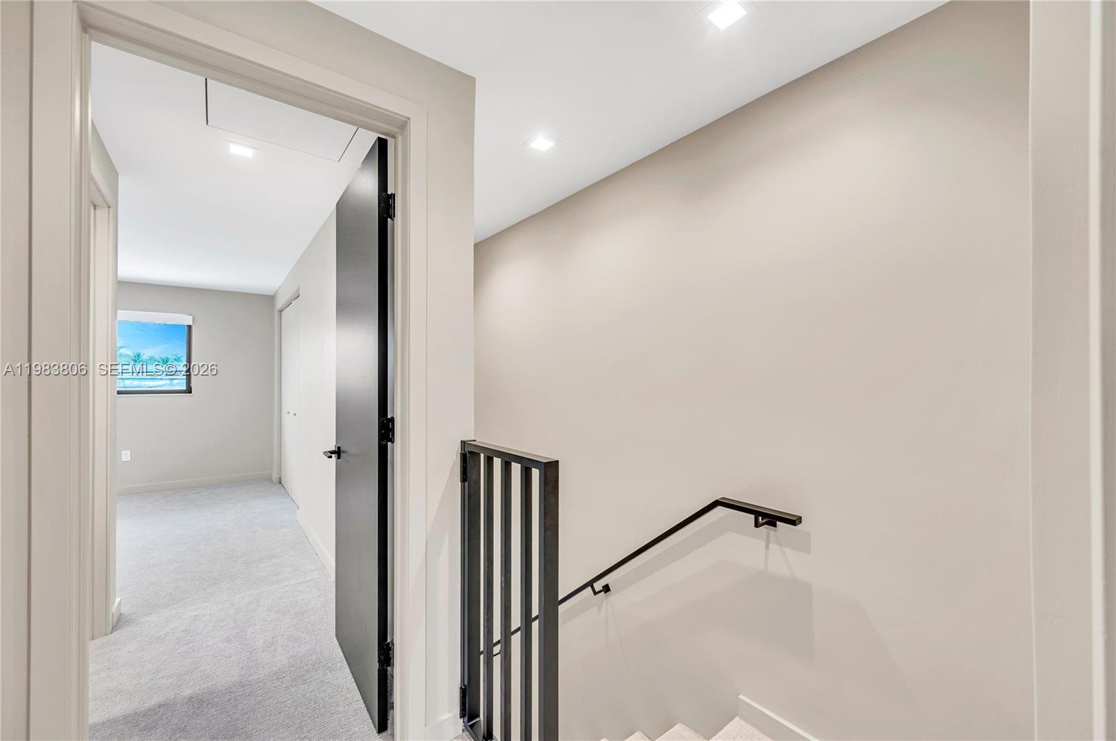 2211 NE 122nd St # 2211