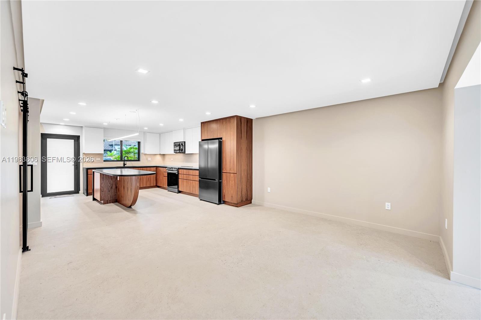 2211 NE 122nd St # 2211