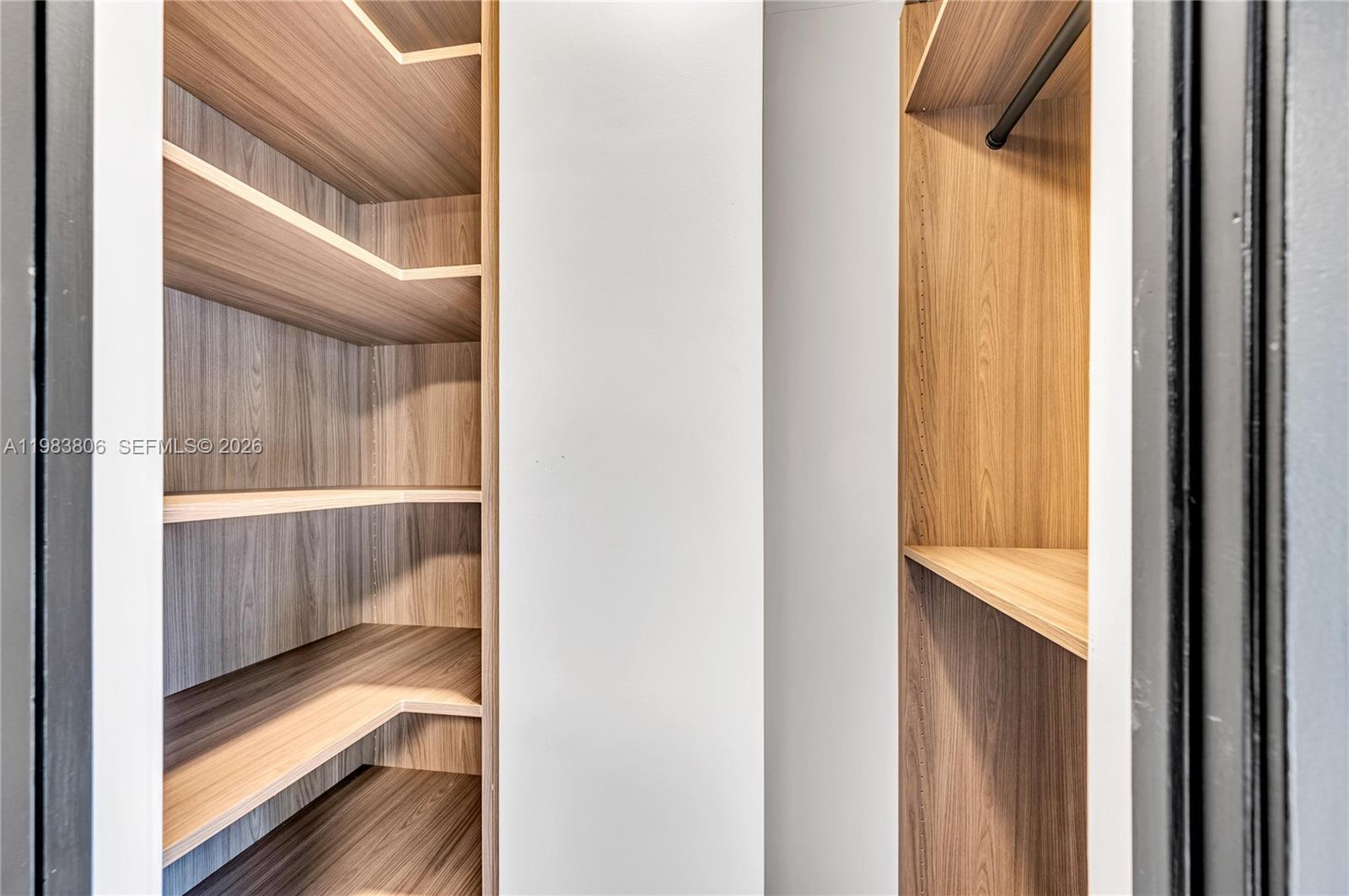 2211 NE 122nd St # 2211