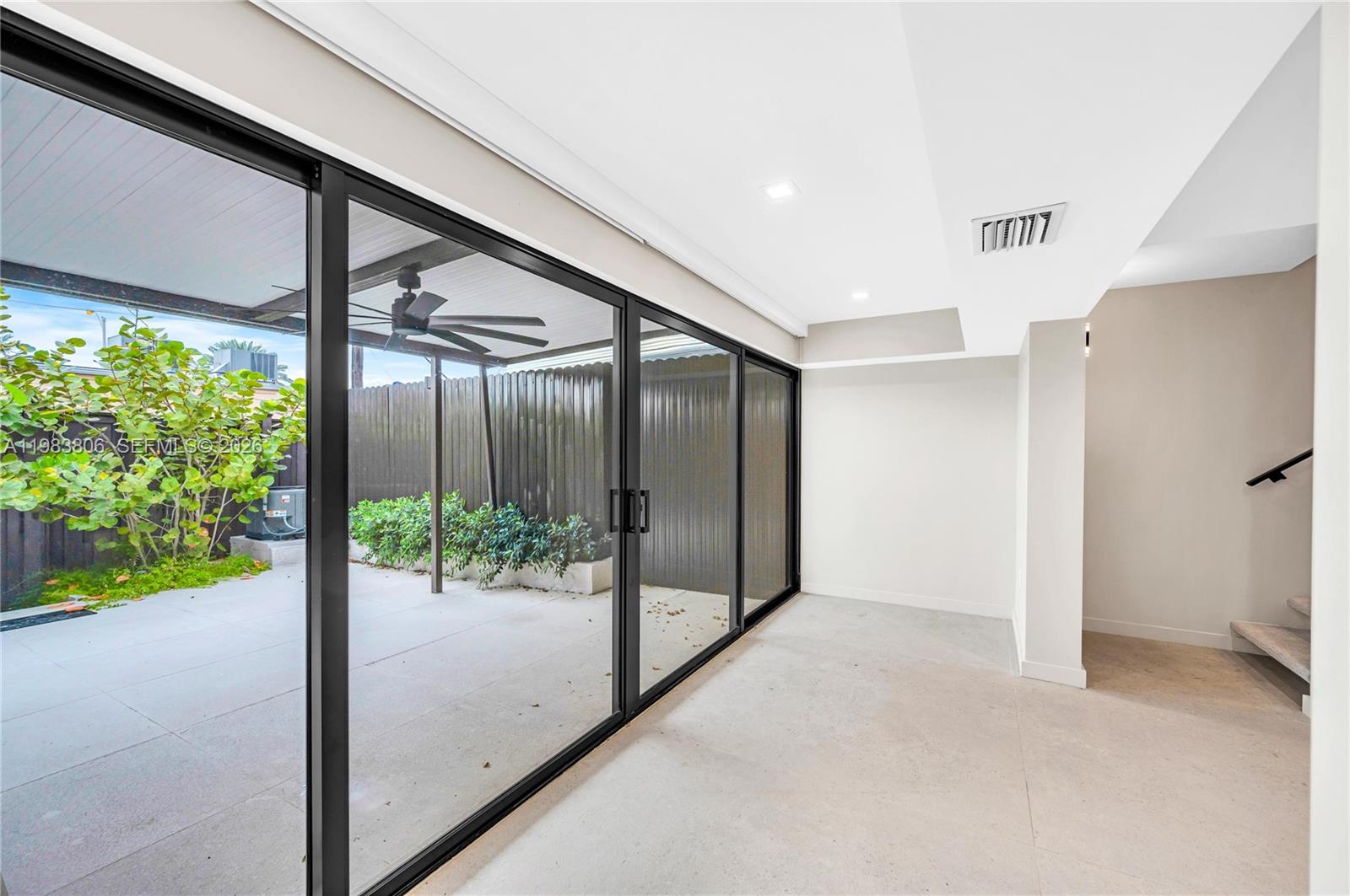 2211 NE 122nd St # 2211