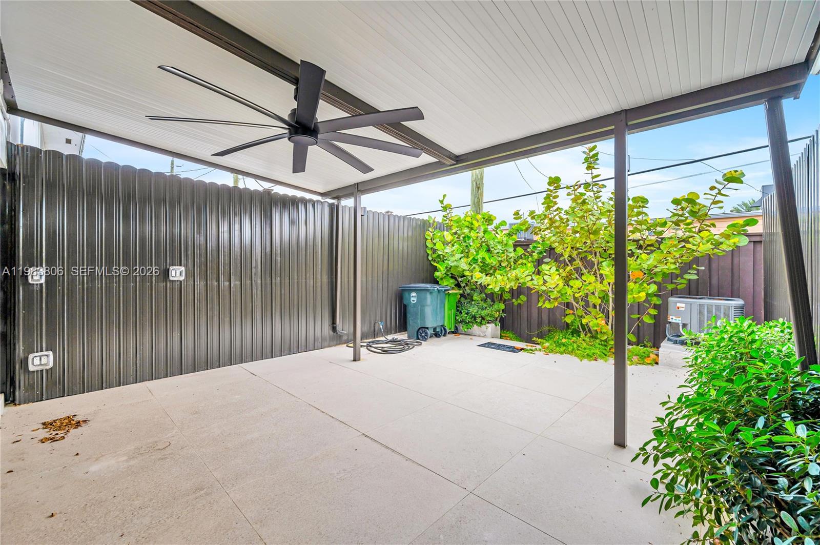 2211 NE 122nd St # 2211