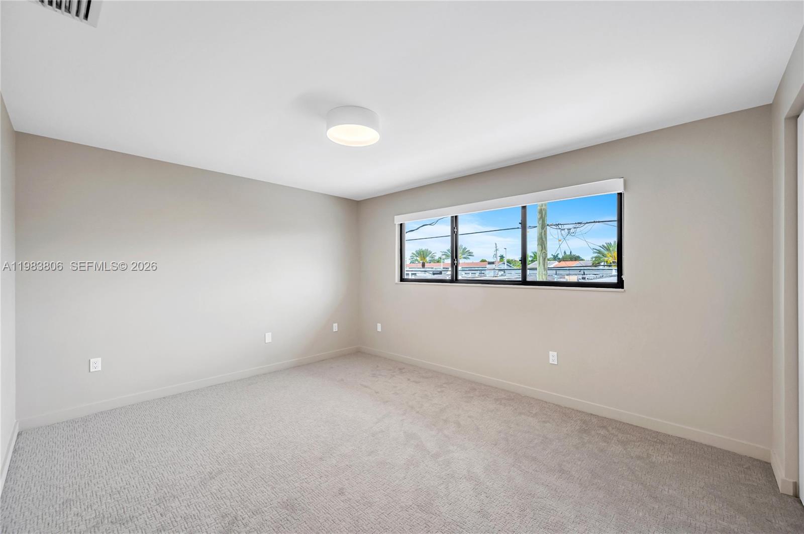 2211 NE 122nd St # 2211