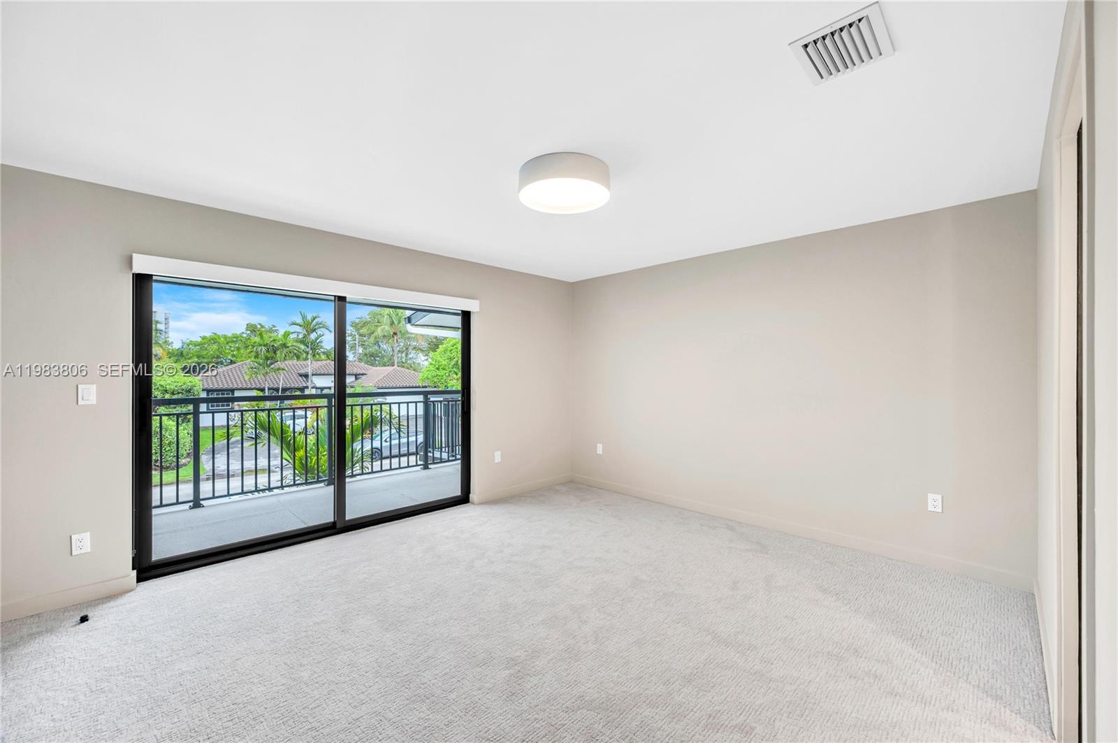 2211 NE 122nd St # 2211