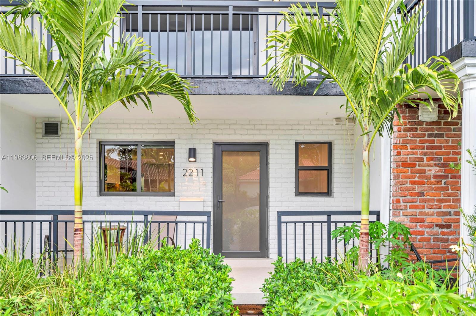 2211 NE 122nd St # 2211