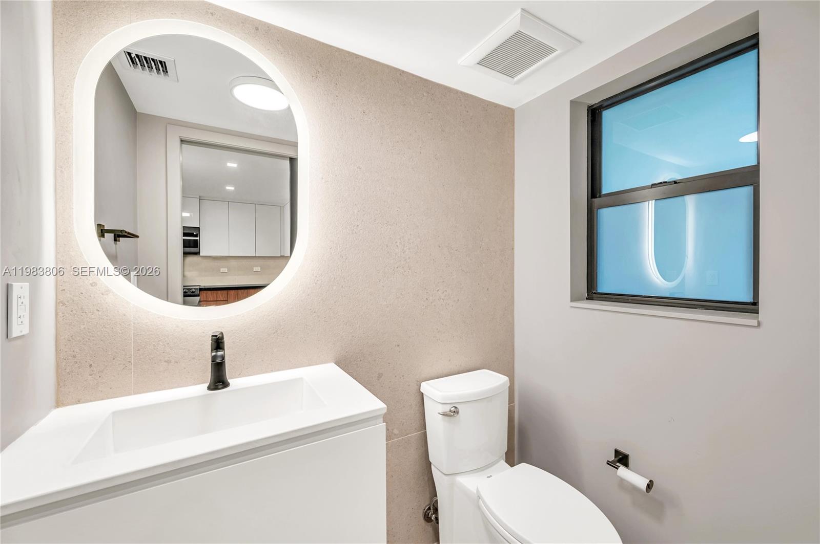 2211 NE 122nd St # 2211