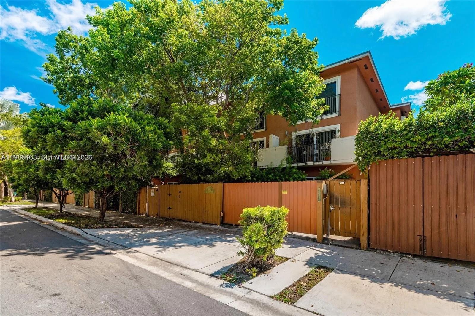 1611 SW 2nd Ct Unit: AA112