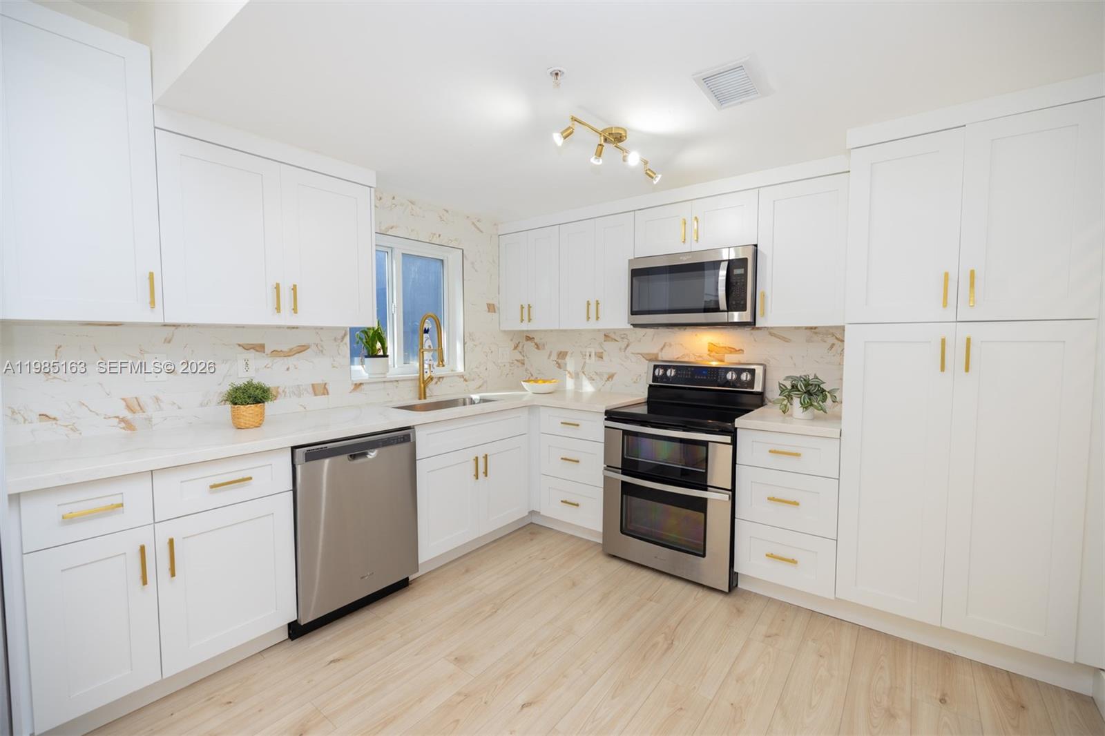 1611 SW 2nd Ct Unit: AA112
