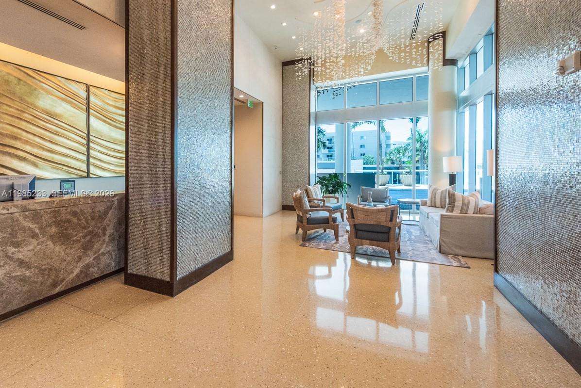 6799 Collins Ave # 906