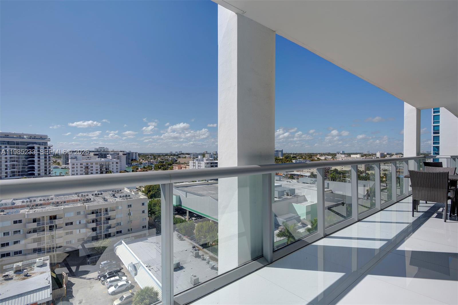 6799 Collins Ave # 906