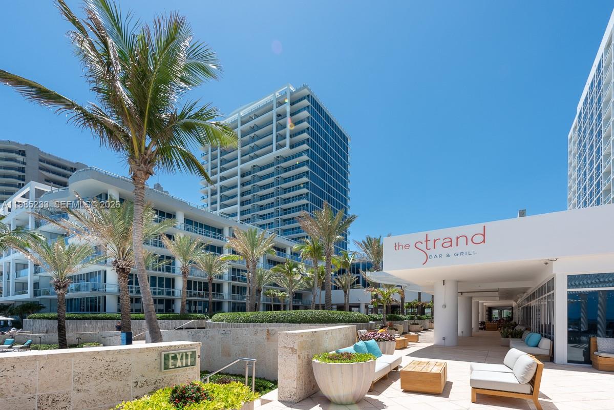 6799 Collins Ave # 906