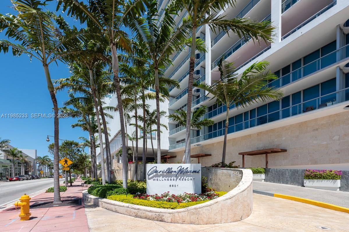 6799 Collins Ave # 906