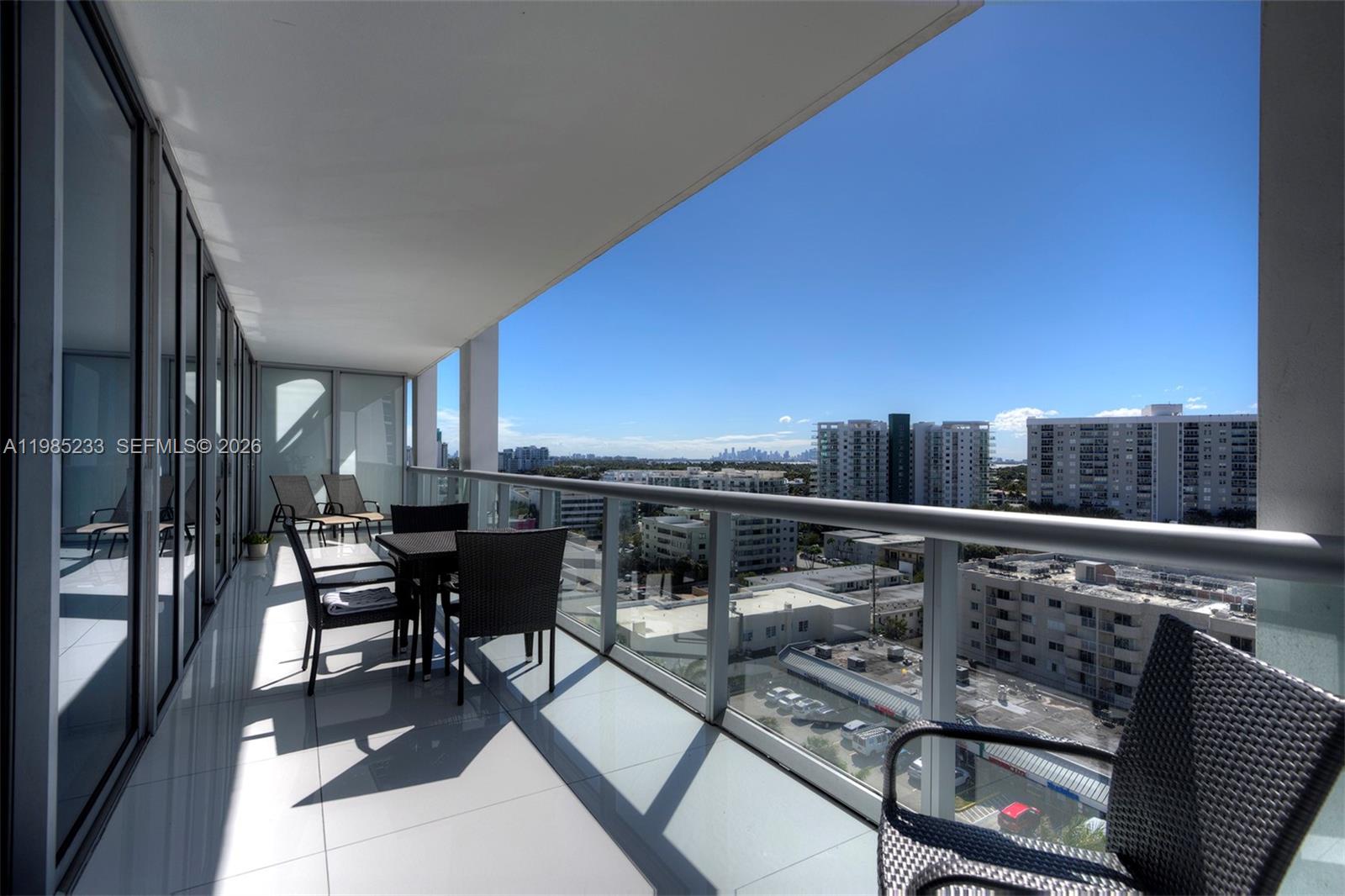 6799 Collins Ave # 906