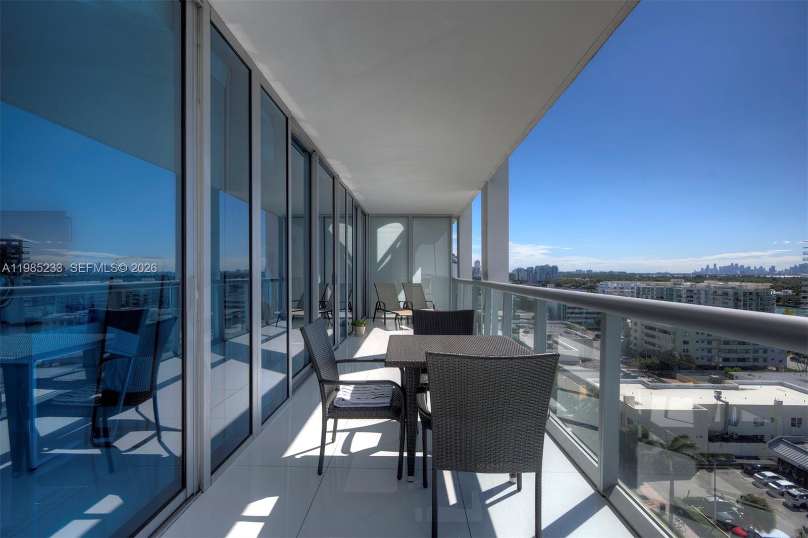 6799 Collins Ave # 906